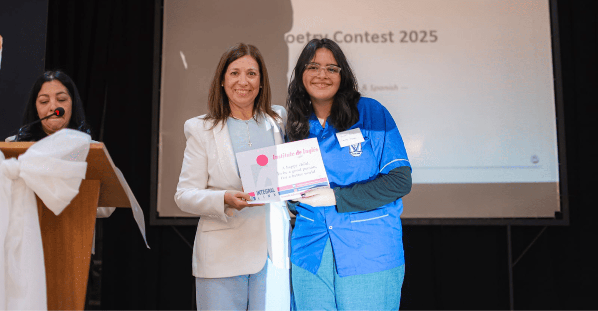 UDA premia a jóvenes poetas sanjuaninos con becas y viajes culturales. UDA premia a jóvenes poetas sanjuaninos con becas y viajes culturales.