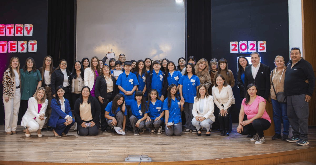 UDA premia a jóvenes poetas sanjuaninos con becas y viajes culturales. UDA premia a jóvenes poetas sanjuaninos con becas y viajes culturales.