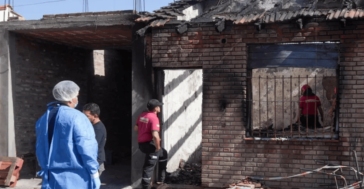 Tragedia en Santa Lucía: un niño de 7 años murió en el incendio de su vivienda
