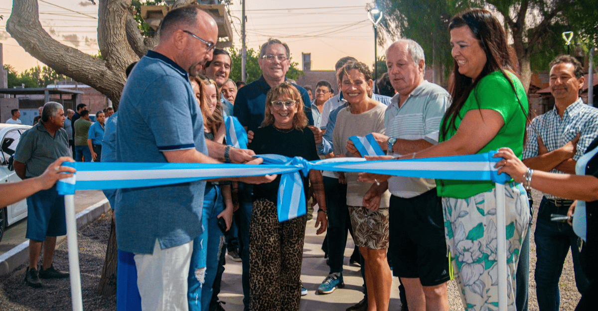 Rivadavia inauguró una nueva obra en barrio Gemo II Rivadavia inauguró una nueva obra en barrio Gemo II