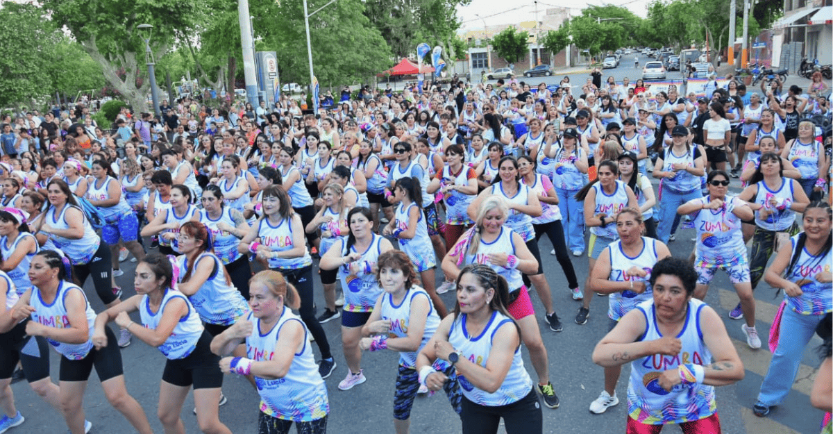 Santa Lucía invita a participar del gran Zumbathon en la Plaza Departamental Santa Lucía invita a participar del gran Zumbathon en la Plaza Departamental
