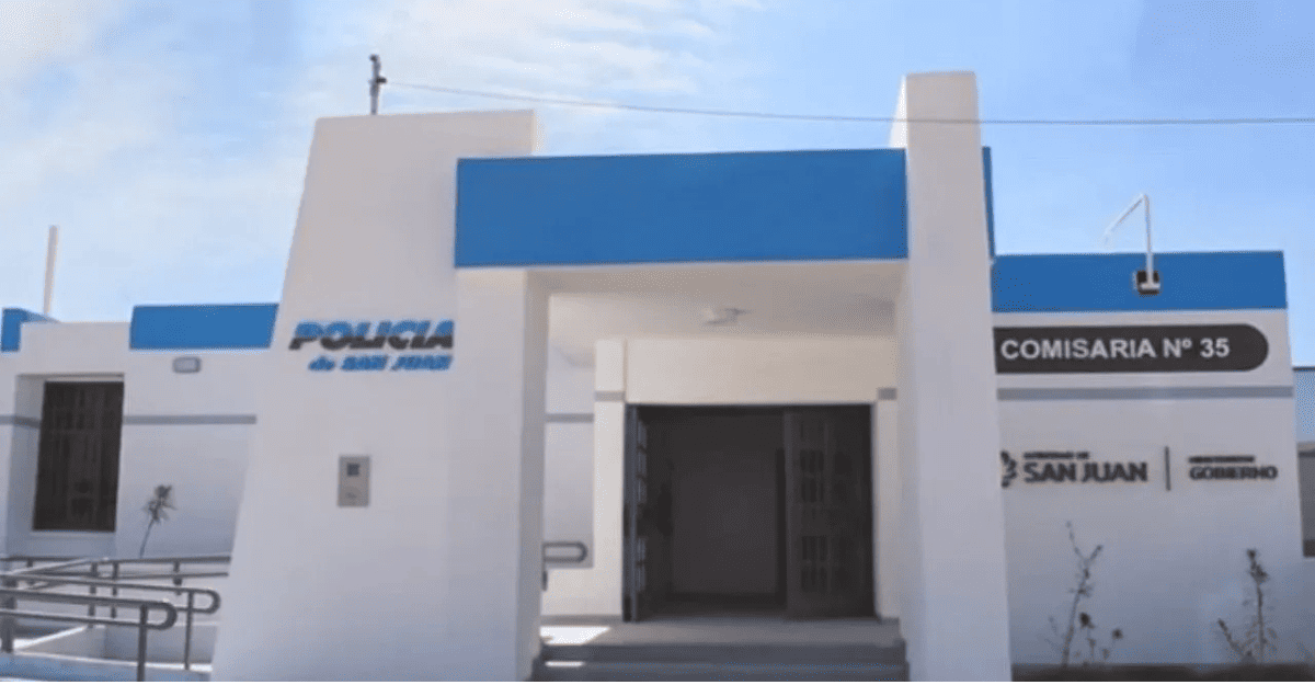 RCP en plena calle:Policías reanimaron a un bebé en Valle Grande