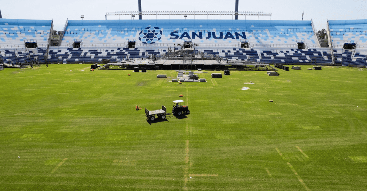 Confirmaron que el césped del Bicentenario quedó óptimo tras la Fiesta del Sol Confirmaron que el césped del Bicentenario quedó óptimo tras la Fiesta del Sol