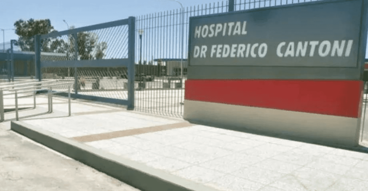 Pocito: Un traslado escoltado por la Policía permitió asistir a un niño de 2 años tras atragantamiento. Pocito: Un traslado escoltado por la Policía permitió asistir a un niño de 2 años tras atragantamiento.