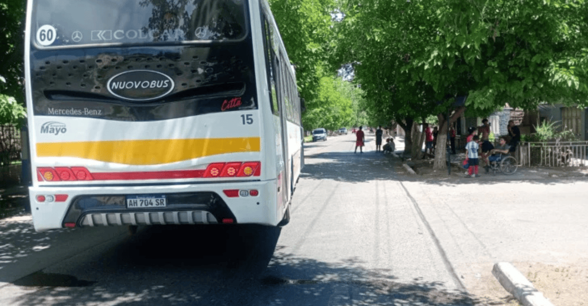 Tragedia en Rawson: un ciclista de 75 años murió tras ser embestido por un colectivo Tragedia en Rawson: un ciclista de 75 años murió tras ser embestido por un colectivo