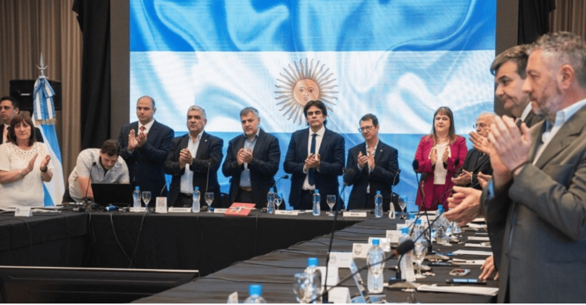 Economía nacional y provincias avanzaron en San Juan en estrategias tributarias y productivas. Economía nacional y provincias avanzaron en San Juan en estrategias tributarias y productivas.