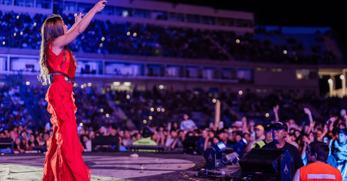 El Bicentenario vibró con Soledad, Nicki Nicole y Emanero en la tercera noche de la FNS. El Bicentenario vibró con Soledad, Nicki Nicole y Emanero en la tercera noche de la FNS.