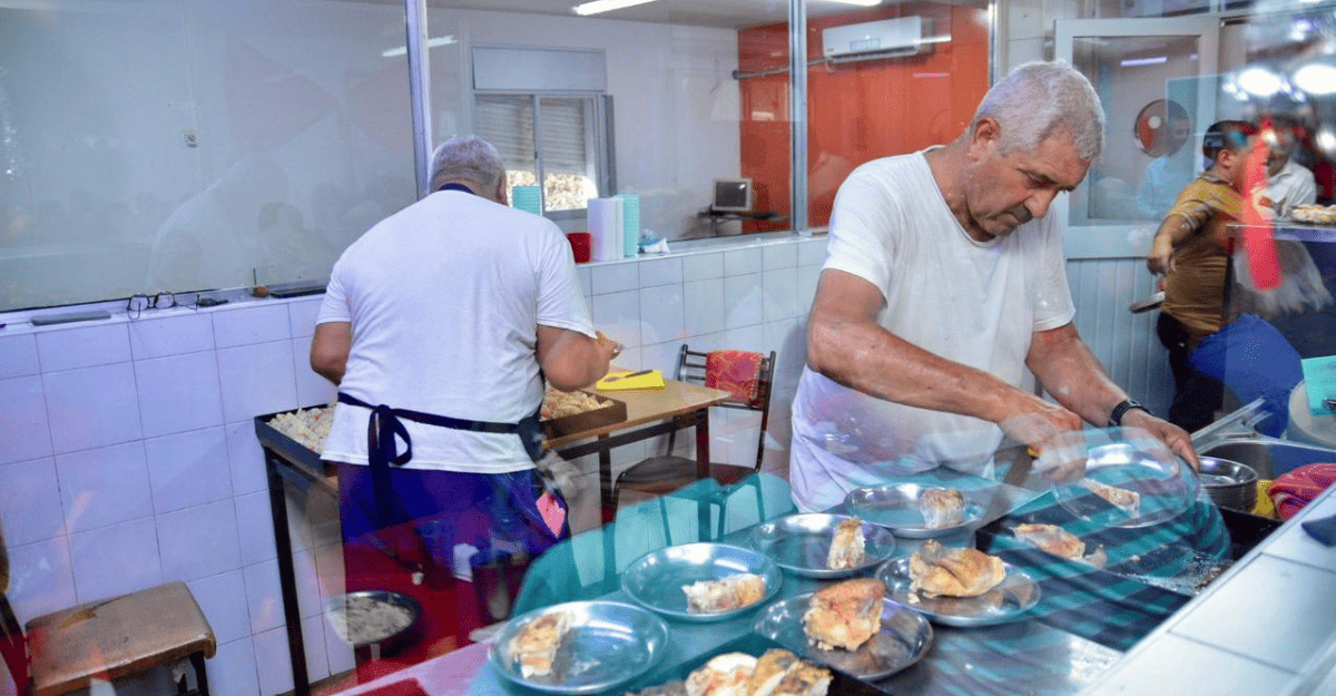 El ministro Carlos Platero compartió la Nochebuena con personas en situación de calle El ministro Carlos Platero compartió la Nochebuena con personas en situación de calle