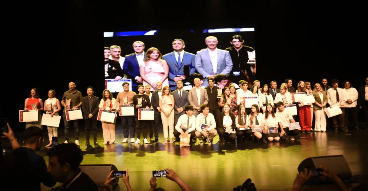 Se entregaron los premios del certamen San Juan Escribe Se entregaron los premios del certamen San Juan Escribe
