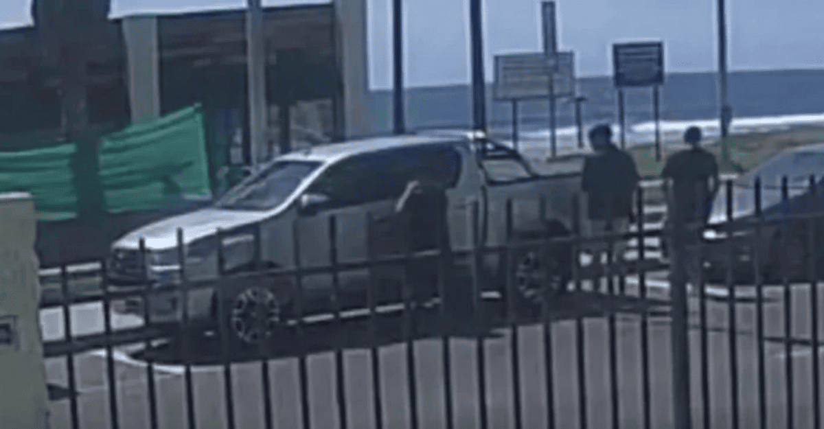 Una familia mendocina sufrió el robo de su Toyota Hilux en la Avenida del Mar de La Serena Una familia mendocina sufrió el robo de su Toyota Hilux en la Avenida del Mar de La Serena