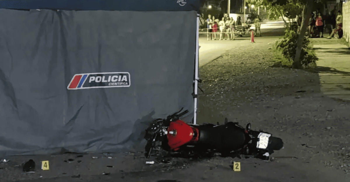 Choque fatal entre motos en Chimbas: investigan si la víctima escapaba de picadas Choque fatal entre motos en Chimbas: investigan si la víctima escapaba de picadas