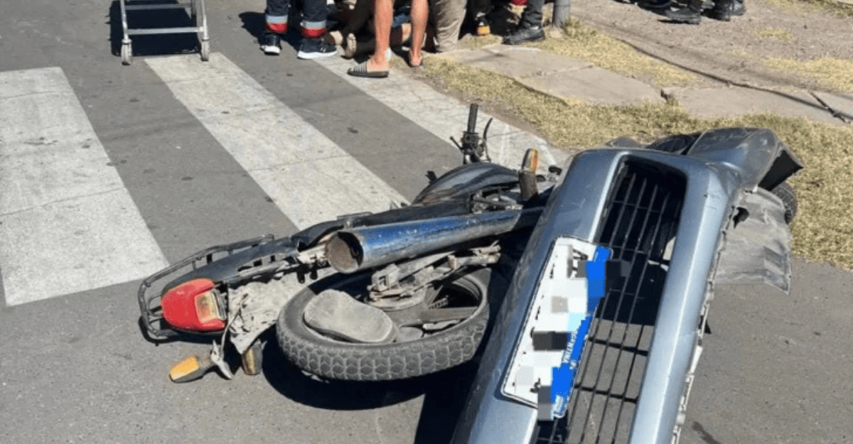 Concepción: grave choque dejó a un motociclista hospitalizado con heridas severas.