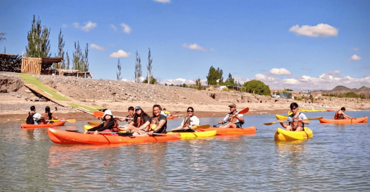 La Municipalidad de Iglesia impulsó otra jornada recreativa de kayak.