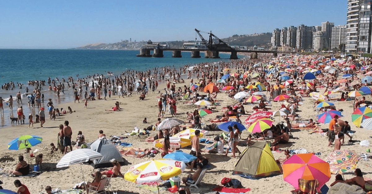 Tras varios asaltos a argentinos, la Embajada emitió una advertencia para quienes visiten Chile Tras varios asaltos a argentinos, la Embajada emitió una advertencia para quienes visiten Chile