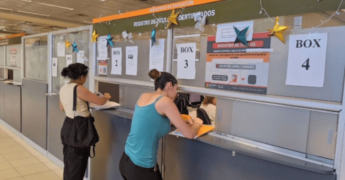 Educación amplió la atención en la Oficina de Registro y Legalización de Títulos Educación amplió la atención en la Oficina de Registro y Legalización de Títulos
