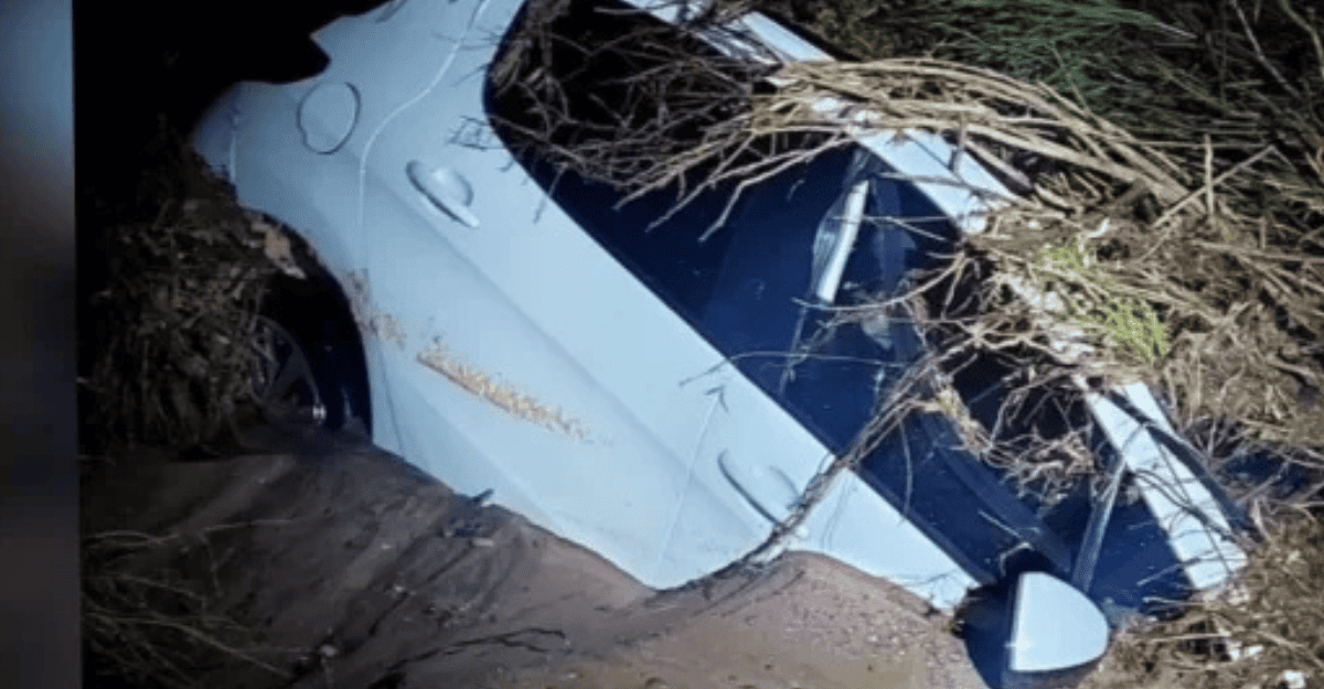 Dos turistas tucumanos fueron arrastrados por la creciente del río Baldecitos en Valle Fértil Dos turistas tucumanos fueron arrastrados por la creciente del río Baldecitos en Valle Fértil