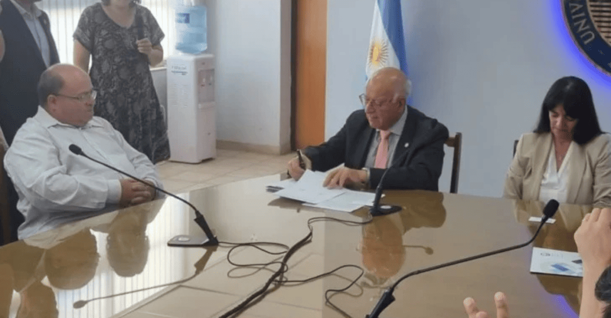 Acuerdo histórico: la UNSJ trabajará junto a la Fundación Danielito en programas inclusivos Acuerdo histórico: la UNSJ trabajará junto a la Fundación Danielito en programas inclusivos