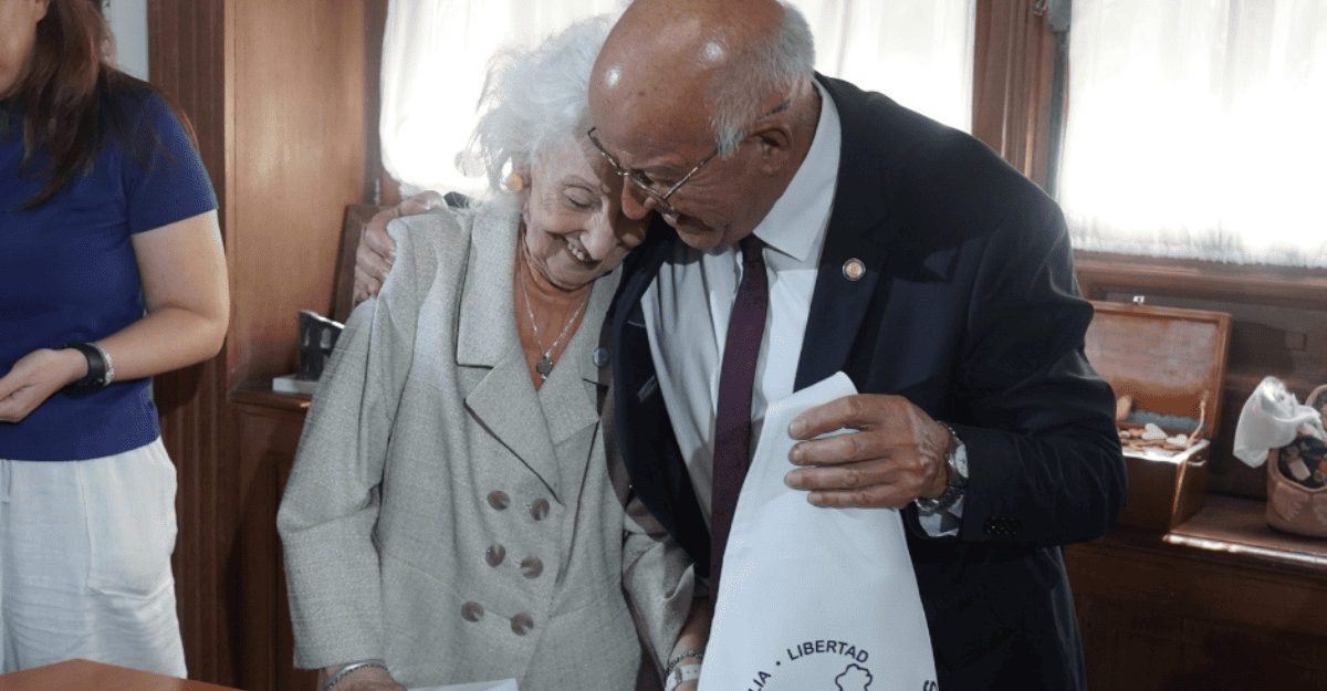 La UNSJ otorgó el Doctorado Honoris Causa a Estela de Carlotto La UNSJ otorgó el Doctorado Honoris Causa a Estela de Carlotto
