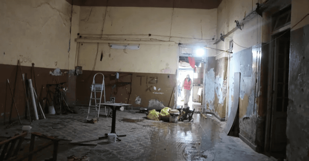 Tras años de abandono y usurpación, una casona céntrica fue desalojada Tras años de abandono y usurpación, una casona céntrica fue desalojada