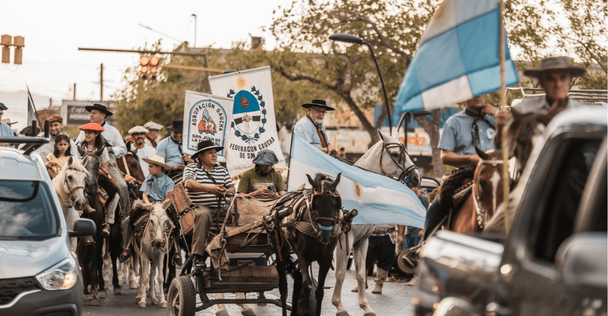Rawson suspendió la Cabalgata del Gaucho José Dolores y Las Peñitas Medaneras por el temporal. Rawson suspendió la Cabalgata del Gaucho José Dolores y Las Peñitas Medaneras por el temporal.
