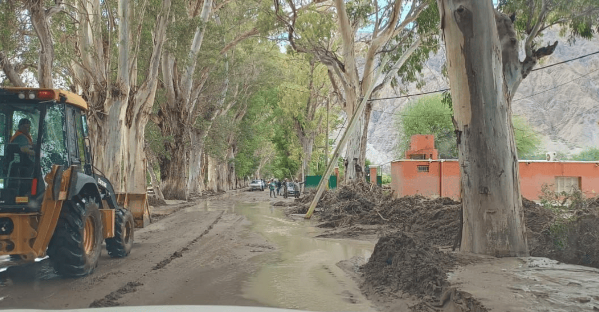 Crecientes en Ullum e Iglesia: cinco familias se autoevacuaron por precaución. Crecientes en Ullum e Iglesia: cinco familias se autoevacuaron por precaución.