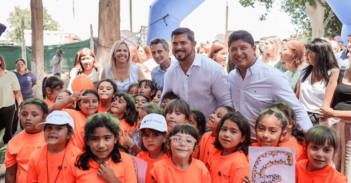 Orrego visitó la colonia de verano de Santa Lucía Orrego visitó la colonia de verano de Santa Lucía