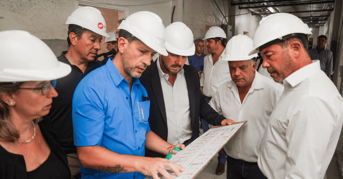 Orrego supervisó los avances de remodelación del Hospital Marcial Quiroga Orrego supervisó los avances de remodelación del Hospital Marcial Quiroga