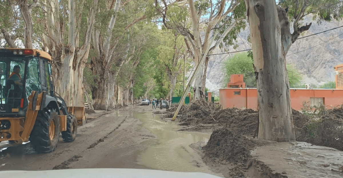 Continúan los trabajos para restablecer rutas y accesos tras el temporal en San Juan Continúan los trabajos para restablecer rutas y accesos tras el temporal en San Juan