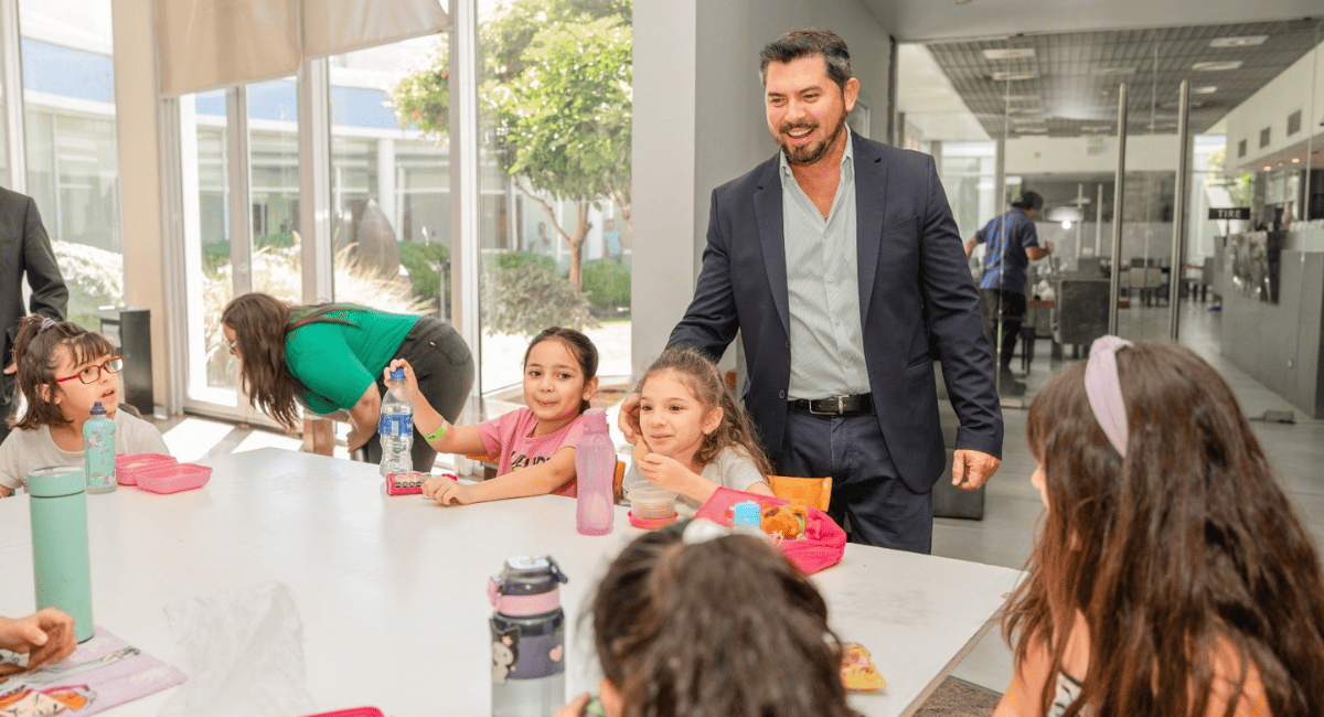 Orrego inauguró Vacacionarte en el Museo Franklin Rawson
