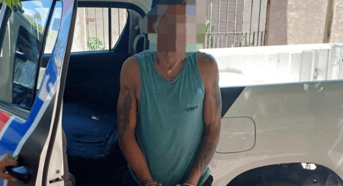 Aprehenden a un hombre tras robarle el celular a una menor de 15 años. Aprehenden a un hombre tras robarle el celular a una menor de 15 años.