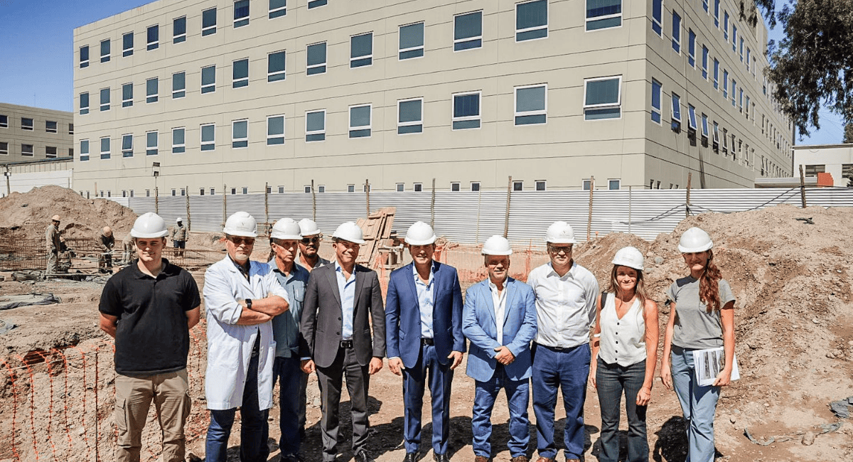 Orrego recorrió las obras del nuevo edificio de consultorios del Hospital Rawson. Orrego recorrió las obras del nuevo edificio de consultorios del Hospital Rawson.
