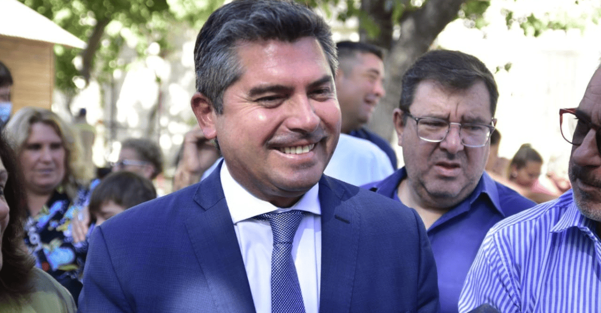 Orrego firmó convenios para construir rotondas e iluminación clave en rutas nacionales Orrego firmó convenios para construir rotondas e iluminación clave en rutas nacionales