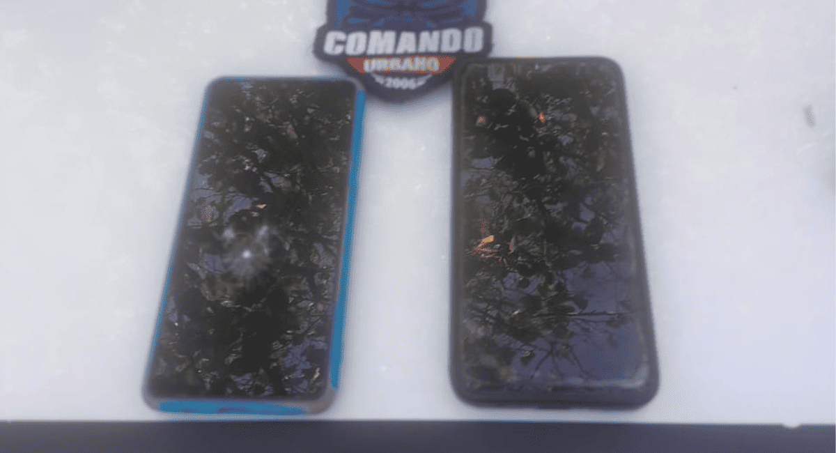 Pareja detenida en Villa Hipódromo tras persecución y secuestro de un celular robado Pareja detenida en Villa Hipódromo tras persecución y secuestro de un celular robado