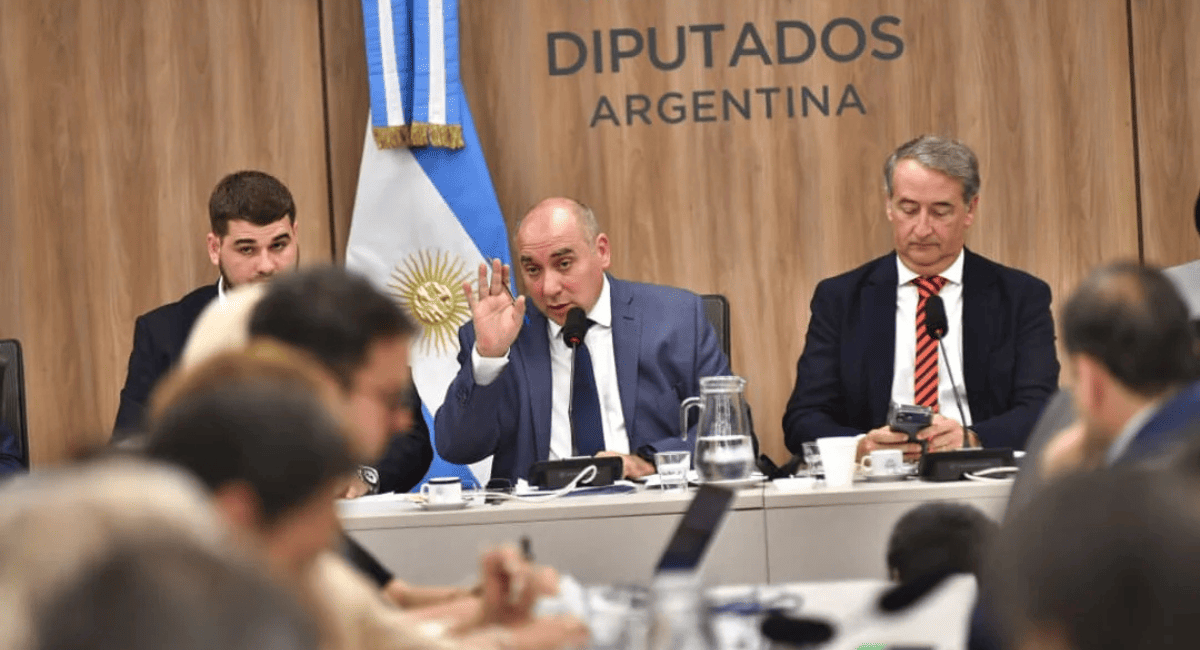 San Juan defendió la reforma a la Ley de Glaciares en una tensa audiencia pública