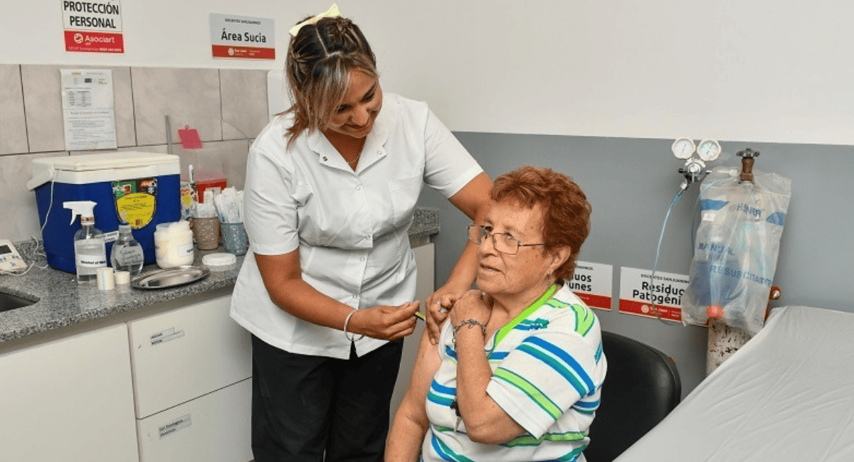 Vacunación antigripal: San Juan aplicó 11 mil dosis en la primera semana Vacunación antigripal: San Juan aplicó 11 mil dosis en la primera semana