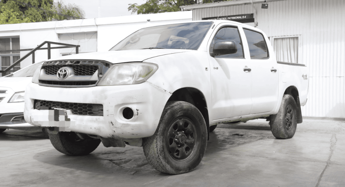 Recuperan en Rawson una Toyota Hilux robada Recuperan en Rawson una Toyota Hilux robada