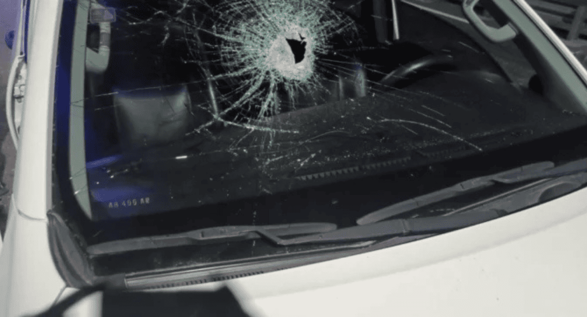 Una familia fue atacada a piedrazos cuando viajaba hacia la Difunta Correa en Caucete. Una familia fue atacada a piedrazos cuando viajaba hacia la Difunta Correa en Caucete.