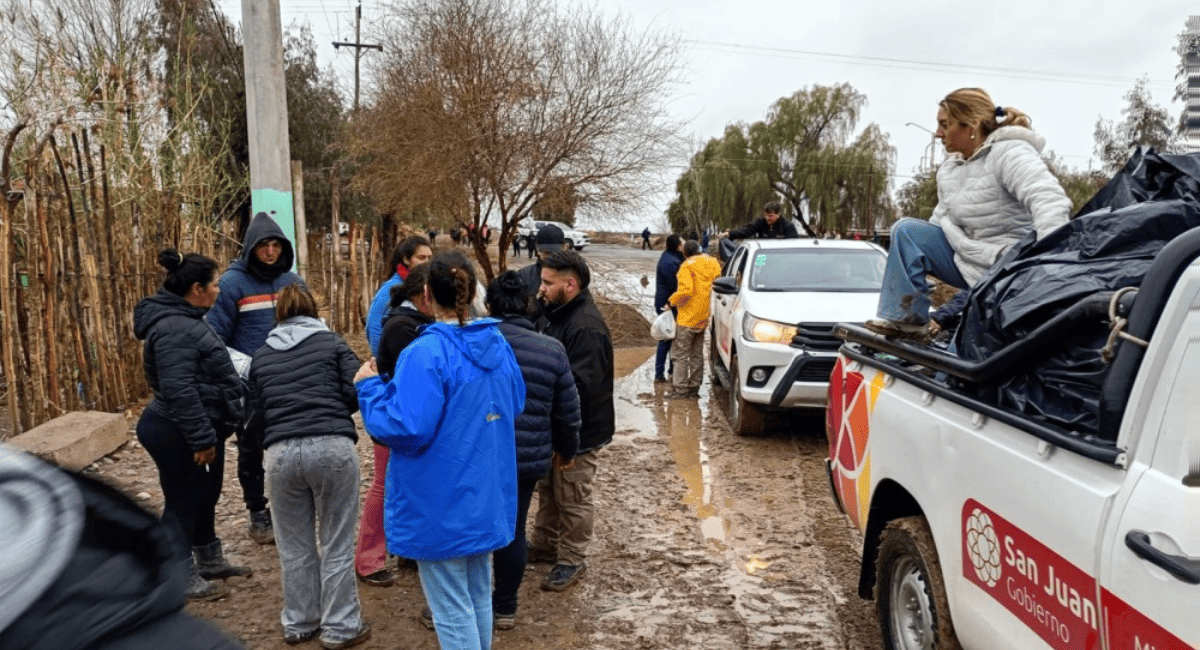 Temporal en San Juan: asistieron a 20 familias tras las lluvias en Sarmiento