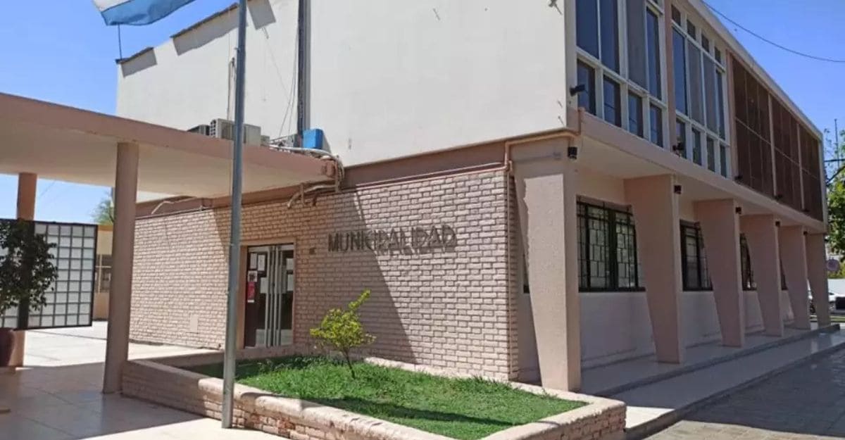 Pocito desmiente autorización para el show del Rey Pelusa en el Polideportivo Jesús P. Morales Pocito desmiente autorización para el show del Rey Pelusa en el Polideportivo Jesús P. Morales