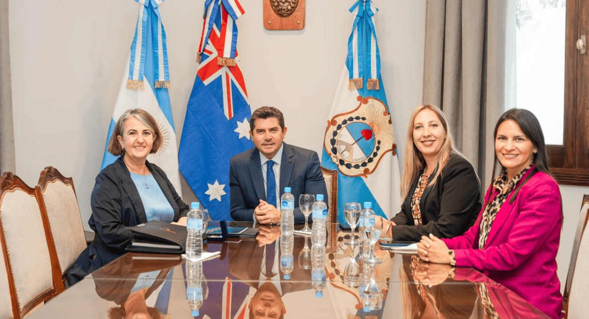 Orrego recibió a la embajadora de Australia y destacaron el potencial de cooperación minera Orrego recibió a la embajadora de Australia y destacaron el potencial de cooperación minera