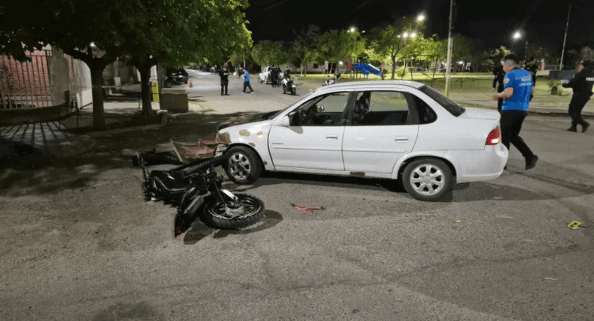Un joven murió y otro está grave tras chocar en moto contra un auto en Rawson