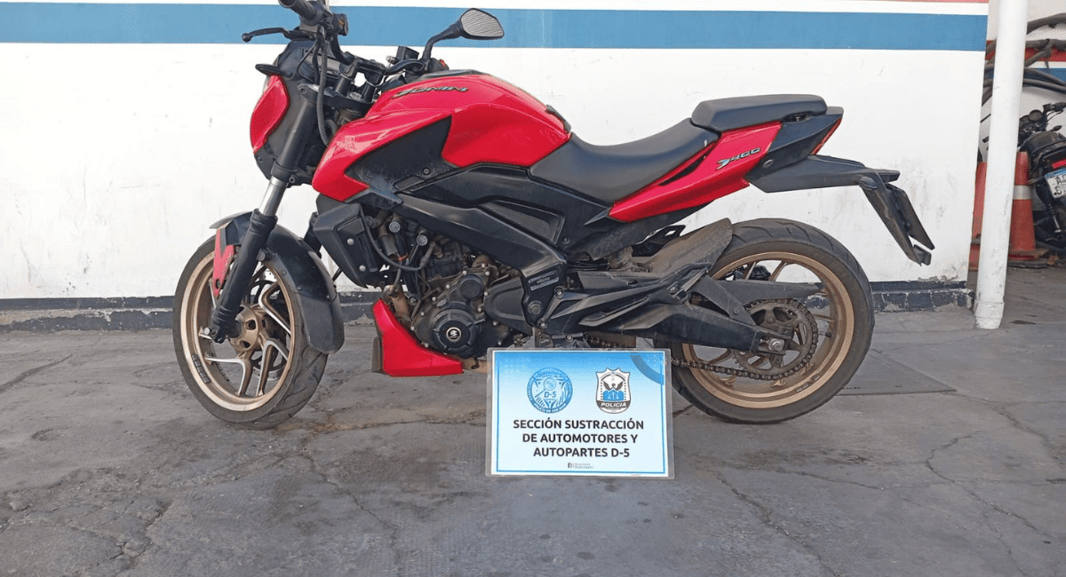 Secuestran una moto adulterada en Rawson durante un control policial. Secuestran una moto adulterada en Rawson durante un control policial.