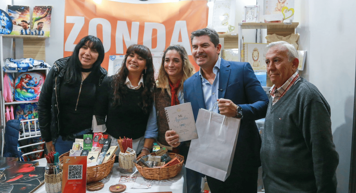 Marcelo Orrego inauguró la 31ª Feria Internacional de las Artesanías Marcelo Orrego inauguró la 31ª Feria Internacional de las Artesanías