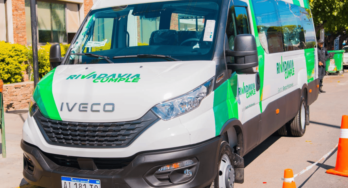 La Municipalidad de Rivadavia incorporó un minibús multifunción a su flota.