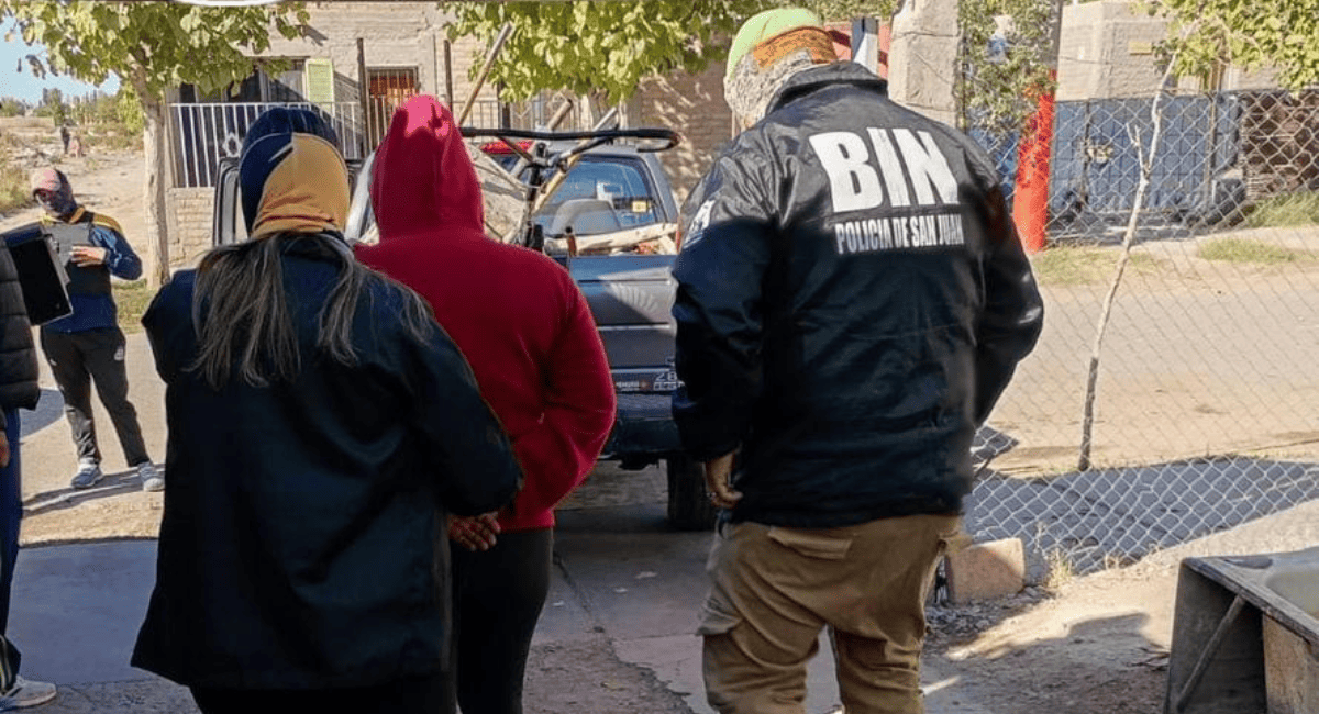 Recuperan herramientas robadas del Parque de Santa Lucía y detienen a dos personas.