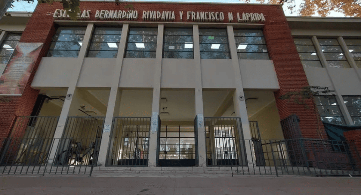 Educación activó protocolos y llevó tranquilidad ante amenazas virales en escuelas de San Juan Educación activó protocolos y llevó tranquilidad ante amenazas virales en escuelas de San Juan