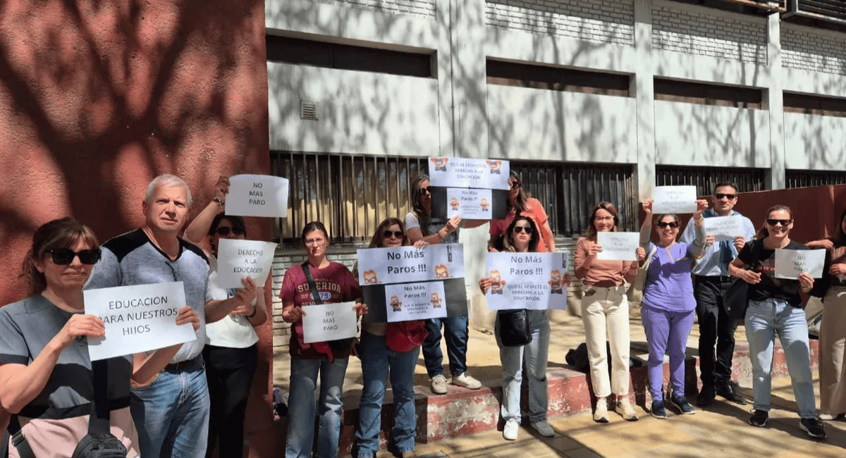 Padres de alumnos de institutos preuniversitarios de la UNSJ convocan a una marcha