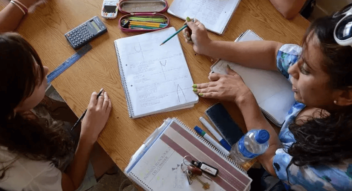 Santa Lucía ofrece refuerzo escolar y técnicas de estudio con inscripción presencial.