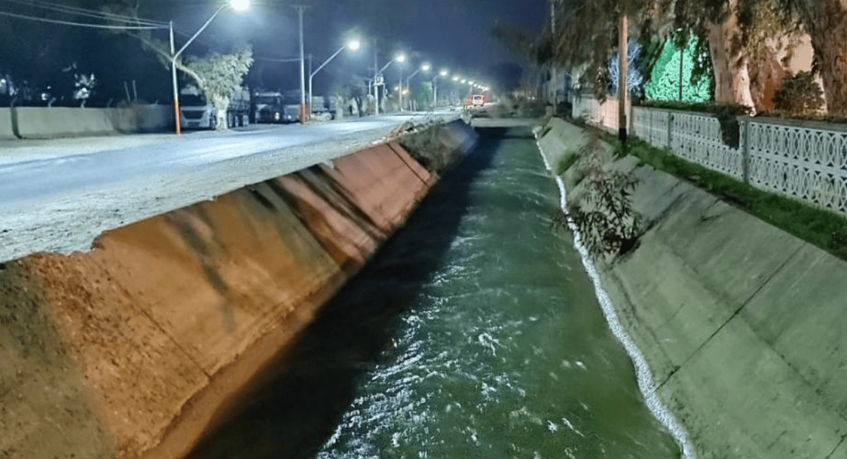 Policías rescataron a un hombre que se arrojó al canal Benavídez Policías rescataron a un hombre que se arrojó al canal Benavídez