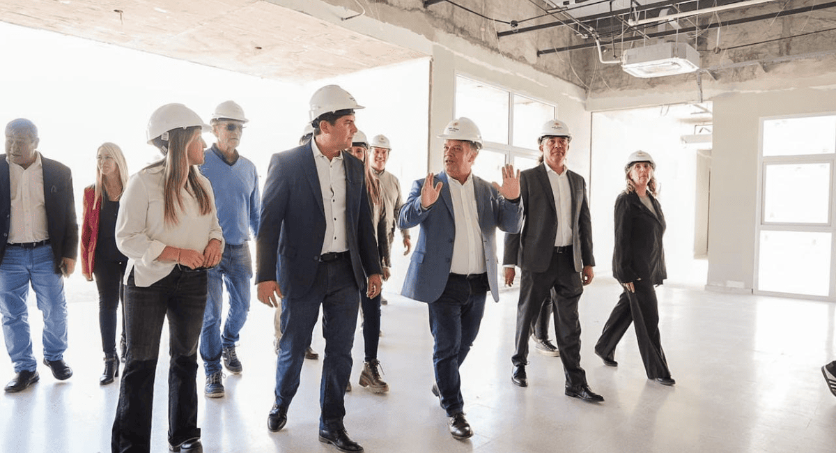 Orrego recorrió la obra del nuevo Hospital Aldo Cantoni en Calingasta Orrego recorrió la obra del nuevo Hospital Aldo Cantoni en Calingasta